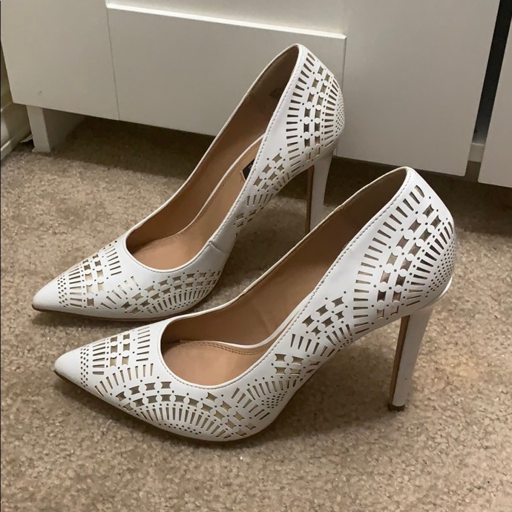 Size 8 white and gold shoes